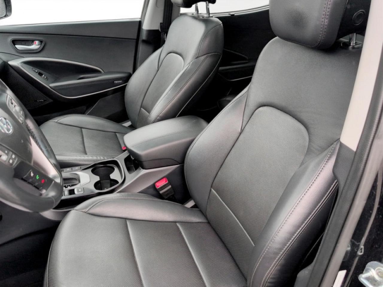 2017 Hyundai Santa Fe Sport 2.0T Ultimate  **LOW KMS - 1 OWNER** Photo