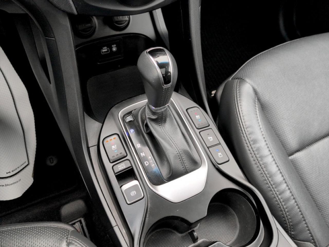 2017 Hyundai Santa Fe Sport 2.0T Ultimate  **LOW KMS - 1 OWNER** Photo