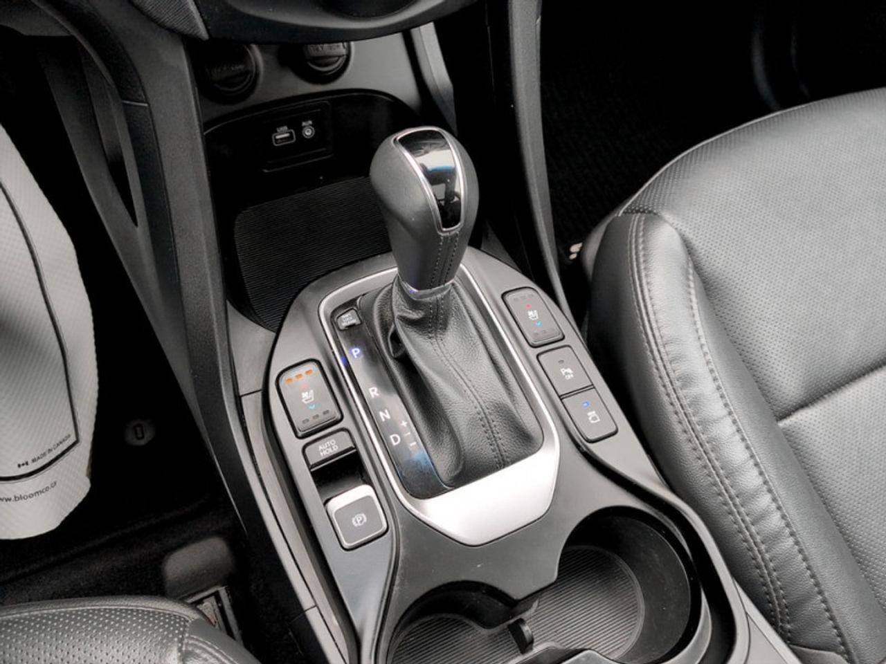 2017 Hyundai Santa Fe Sport 2.0T Ultimate  **LOW KMS - 1 OWNER** Photo