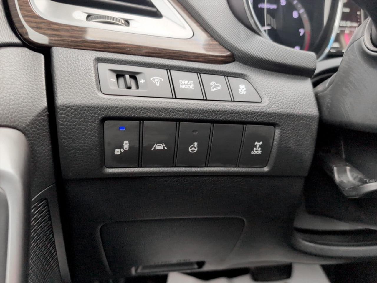 2017 Hyundai Santa Fe Sport 2.0T Ultimate  **LOW KMS - 1 OWNER** Photo