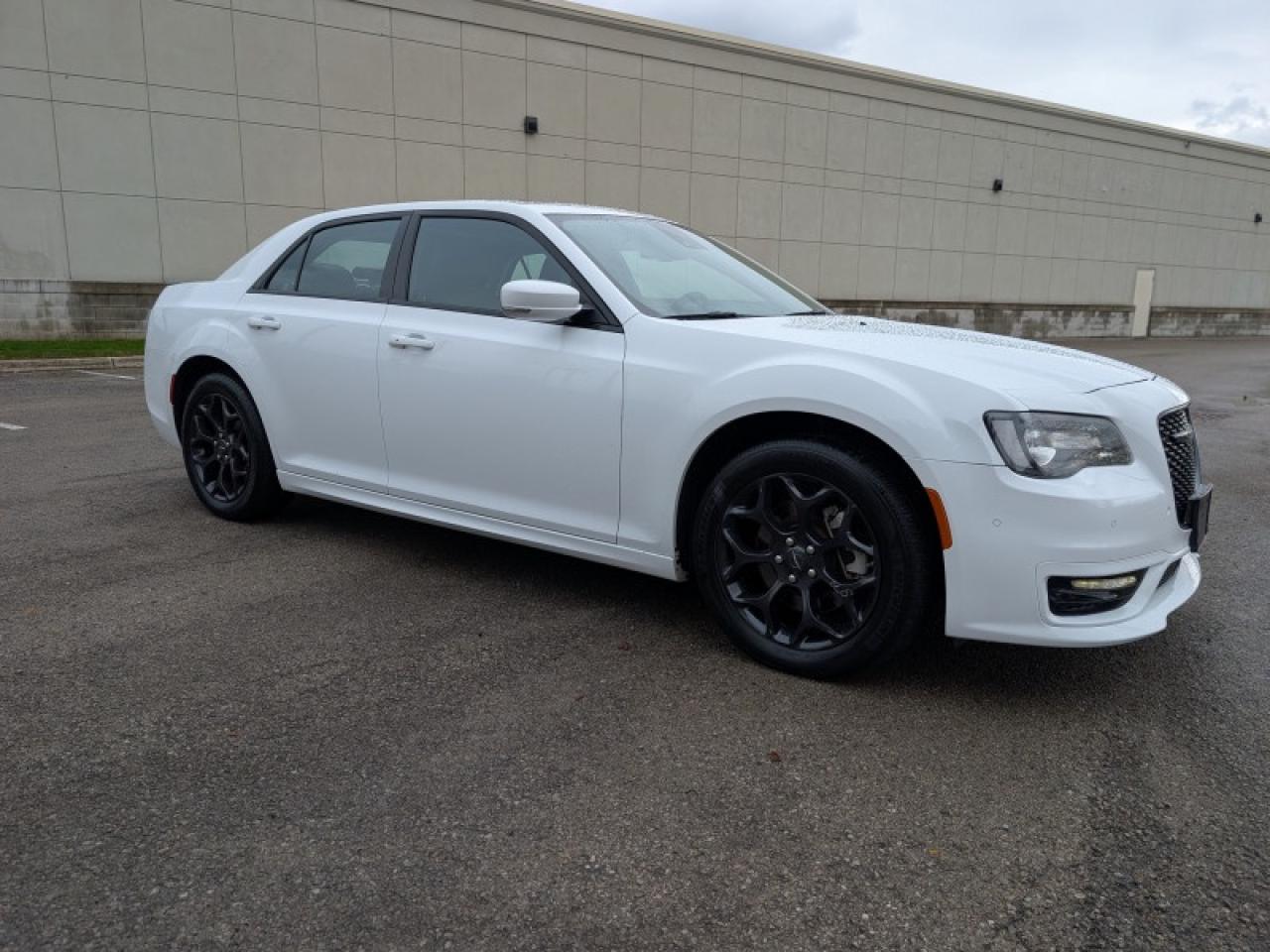 2023 Chrysler 300 Touring L  **COMFORT/SAFETYTEC+ GROUP** Photo