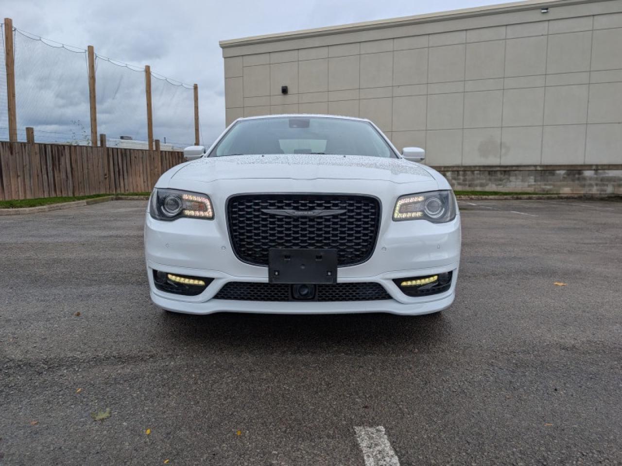 2023 Chrysler 300 Touring L  **COMFORT/SAFETYTEC+ GROUP** Photo