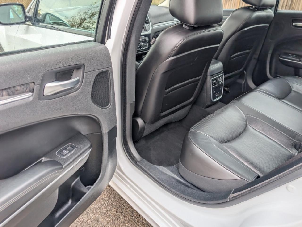 2023 Chrysler 300 Touring L  **COMFORT/SAFETYTEC+ GROUP** Photo