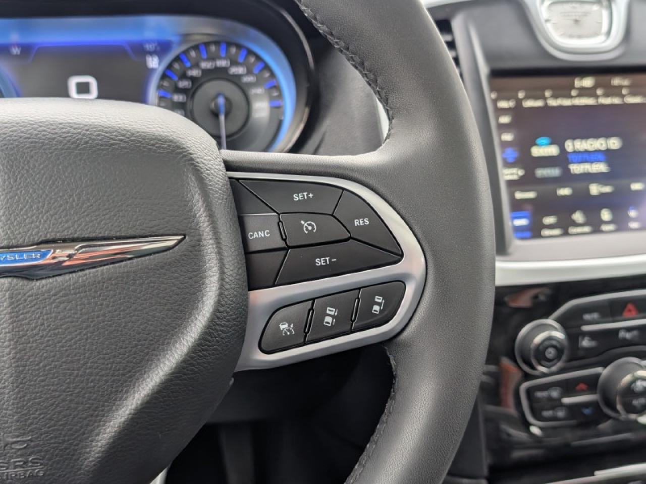 2023 Chrysler 300 Touring L  **COMFORT/SAFETYTEC+ GROUP** Photo