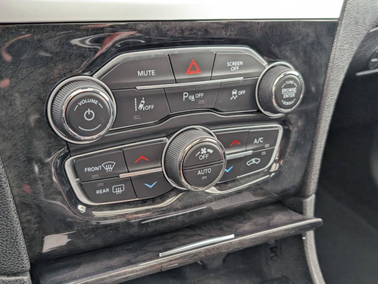 2023 Chrysler 300 Touring L  **COMFORT/SAFETYTEC+ GROUP** Photo