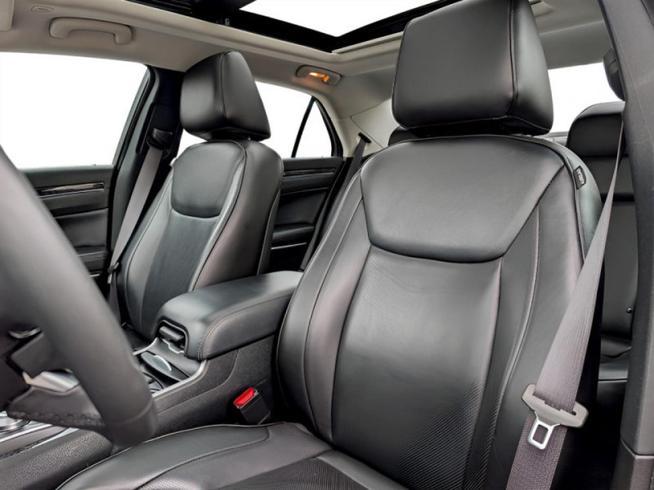 2023 Chrysler 300 Touring L  **COMFORT/SAFETYTEC+ GROUP** Photo