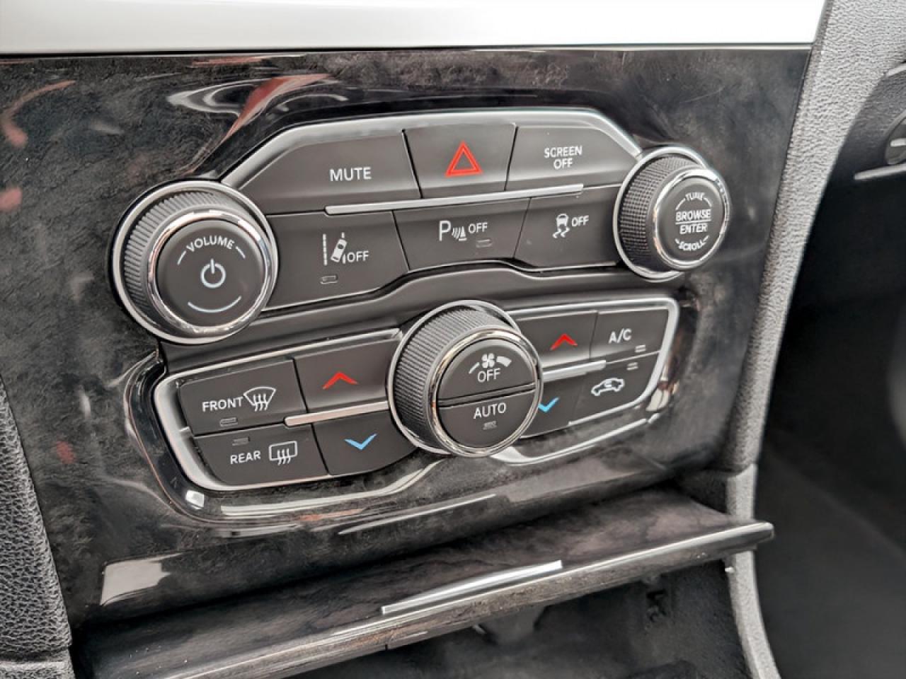 2023 Chrysler 300 Touring L  **COMFORT/SAFETYTEC+ GROUP** Photo