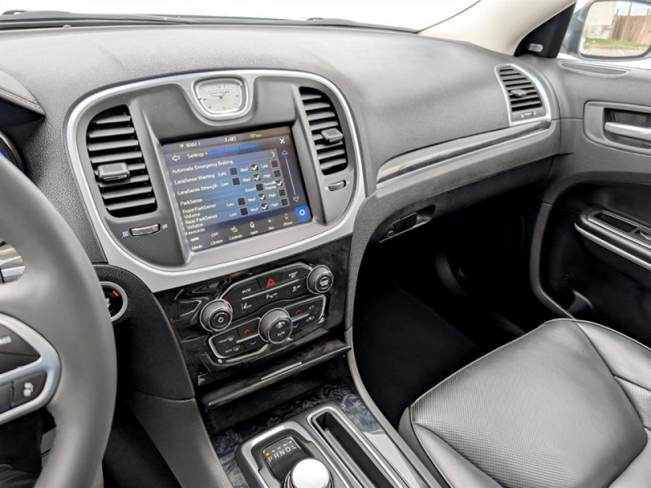 2023 Chrysler 300 Touring L  **COMFORT/SAFETYTEC+ GROUP** Photo