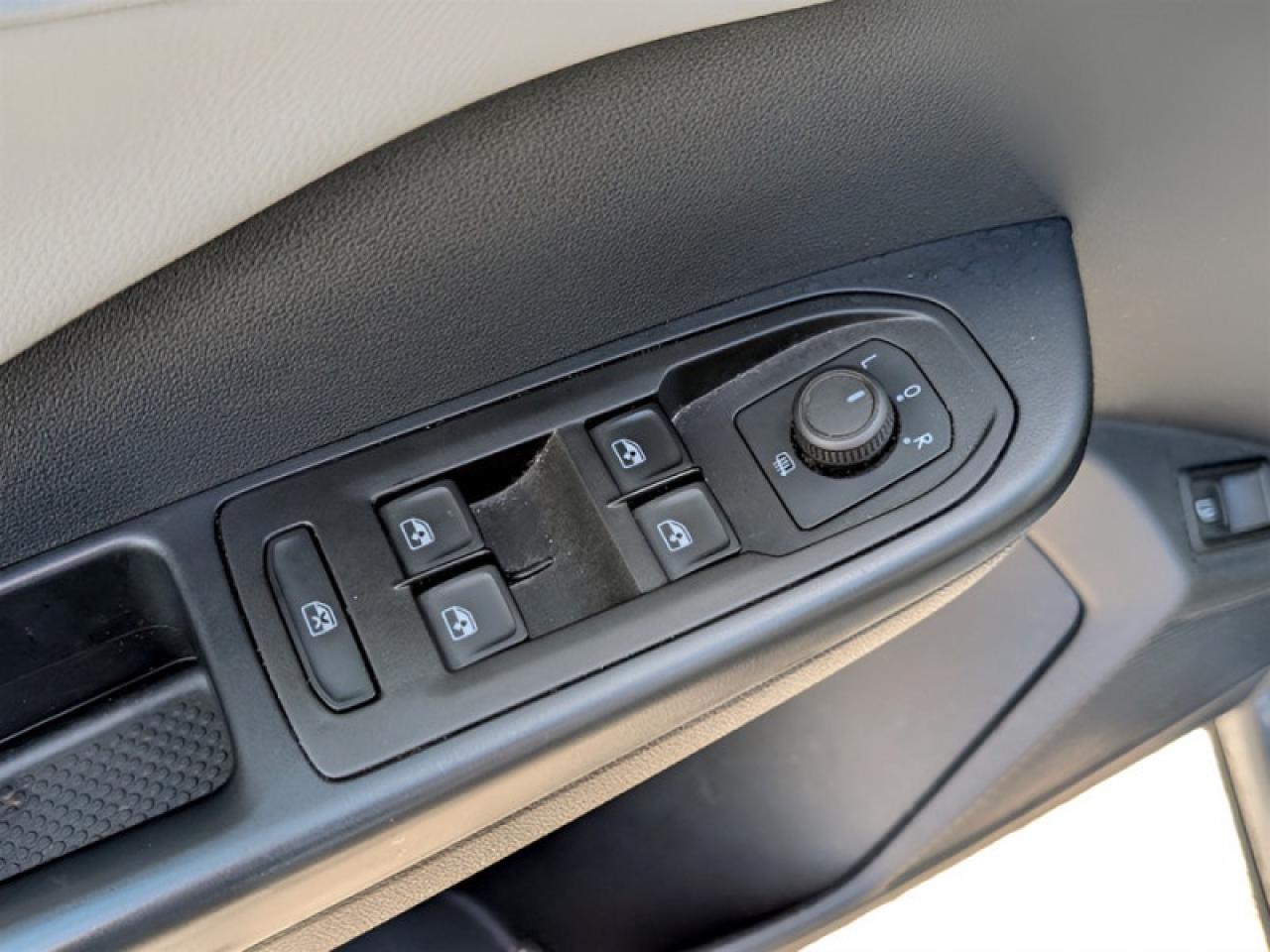 2024 Volkswagen Taos Comfortline  **ADAP CC - HTD SW** Photo