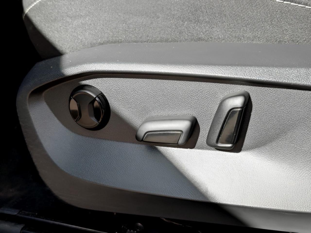 2024 Volkswagen Taos Comfortline  **ADAP CC - HTD SW** Photo