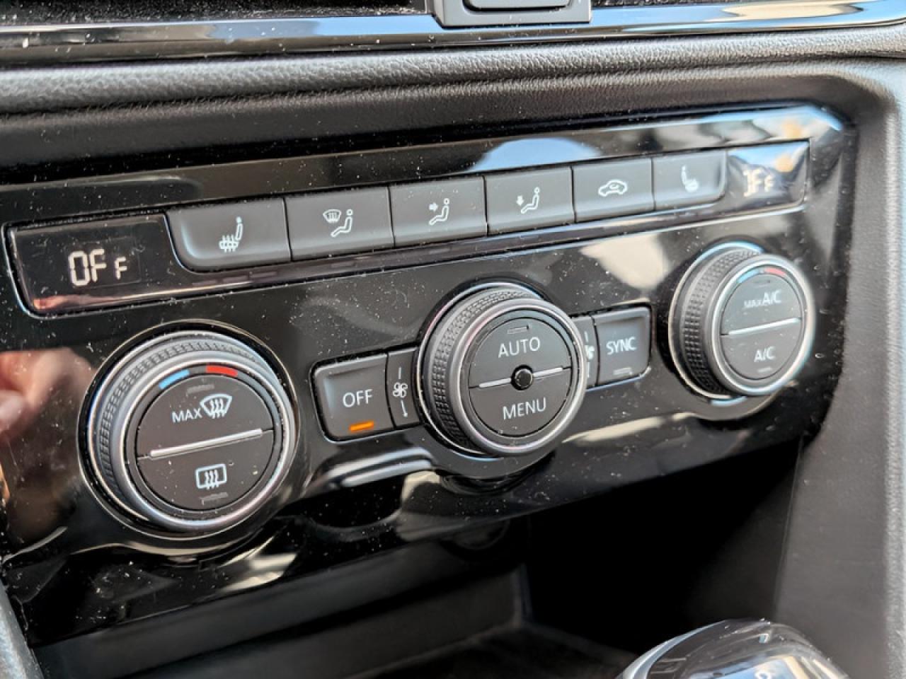 2024 Volkswagen Taos Comfortline  **ADAP CC - HTD SW** Photo