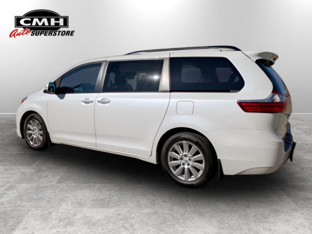 2017 Toyota Sienna Limited FWD 7-Passenger  **34 SERVICE RECS.** Photo2