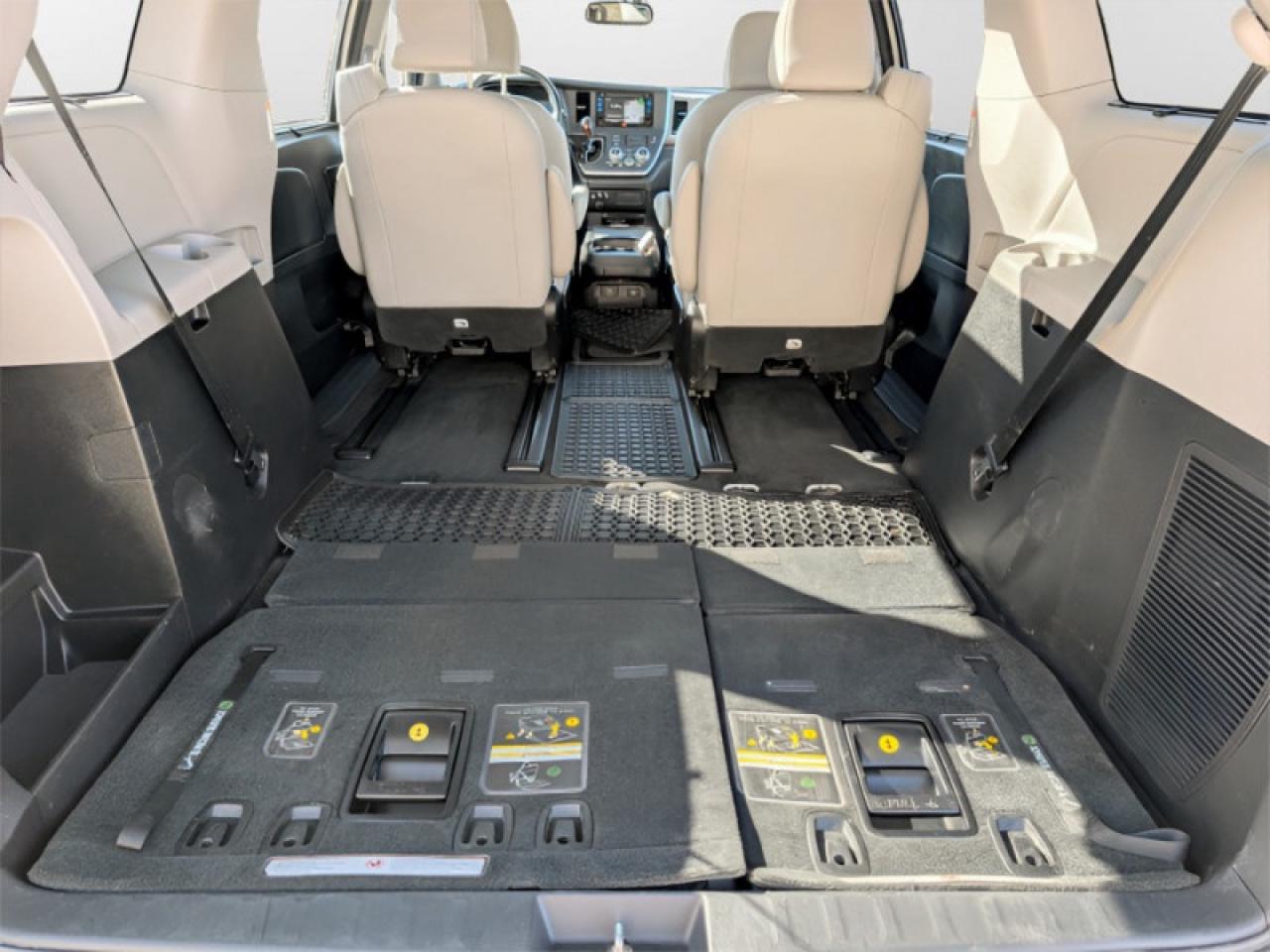 2017 Toyota Sienna Limited FWD 7-Passenger  **34 SERVICE RECS.** Photo