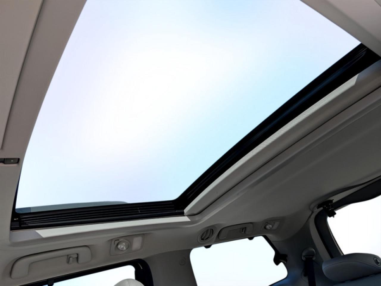 2017 Toyota Sienna Limited FWD 7-Passenger  **34 SERVICE RECS.** Photo