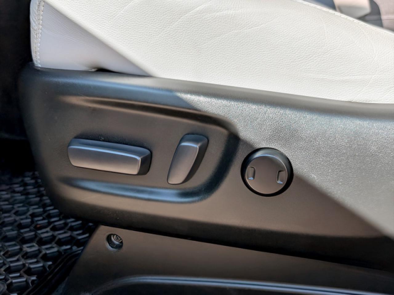 2017 Toyota Sienna Limited FWD 7-Passenger  **34 SERVICE RECS.** Photo