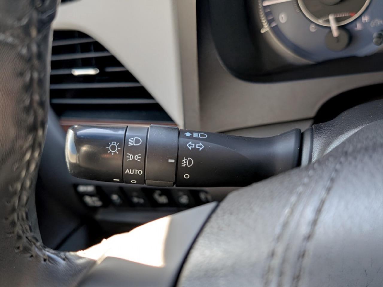 2017 Toyota Sienna Limited FWD 7-Passenger  **34 SERVICE RECS.** Photo