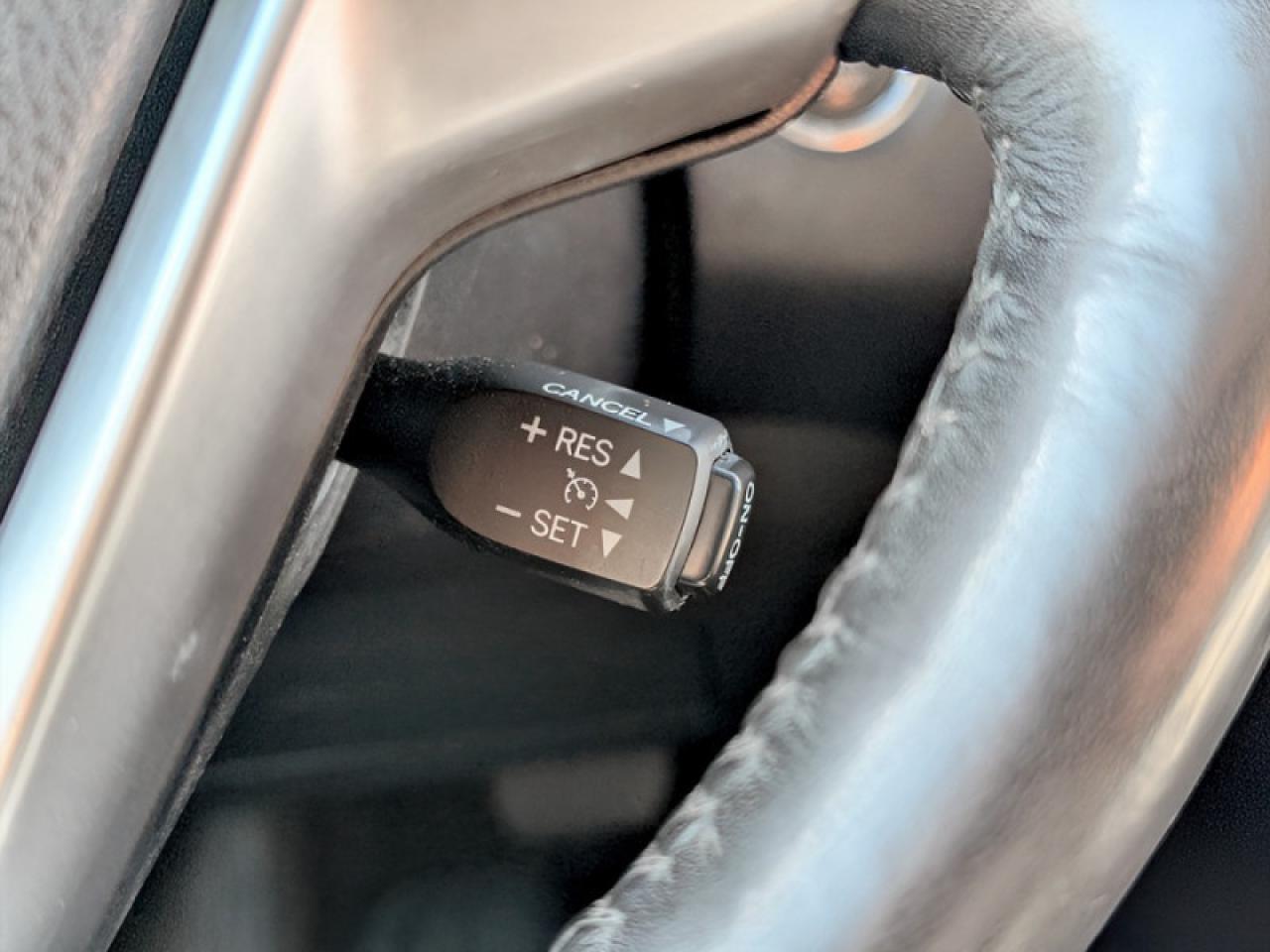 2017 Toyota Sienna Limited FWD 7-Passenger  **34 SERVICE RECS.** Photo