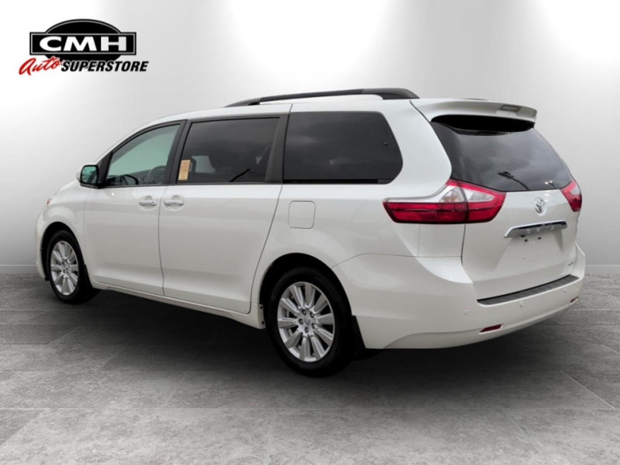 2017 Toyota Sienna Limited FWD 7-Passenger  **34 SERVICE RECS.** Photo