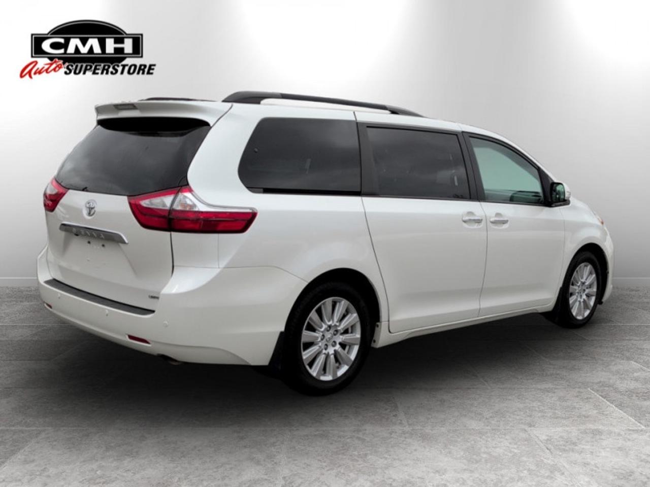 2017 Toyota Sienna Limited FWD 7-Passenger  **34 SERVICE RECS.** Photo