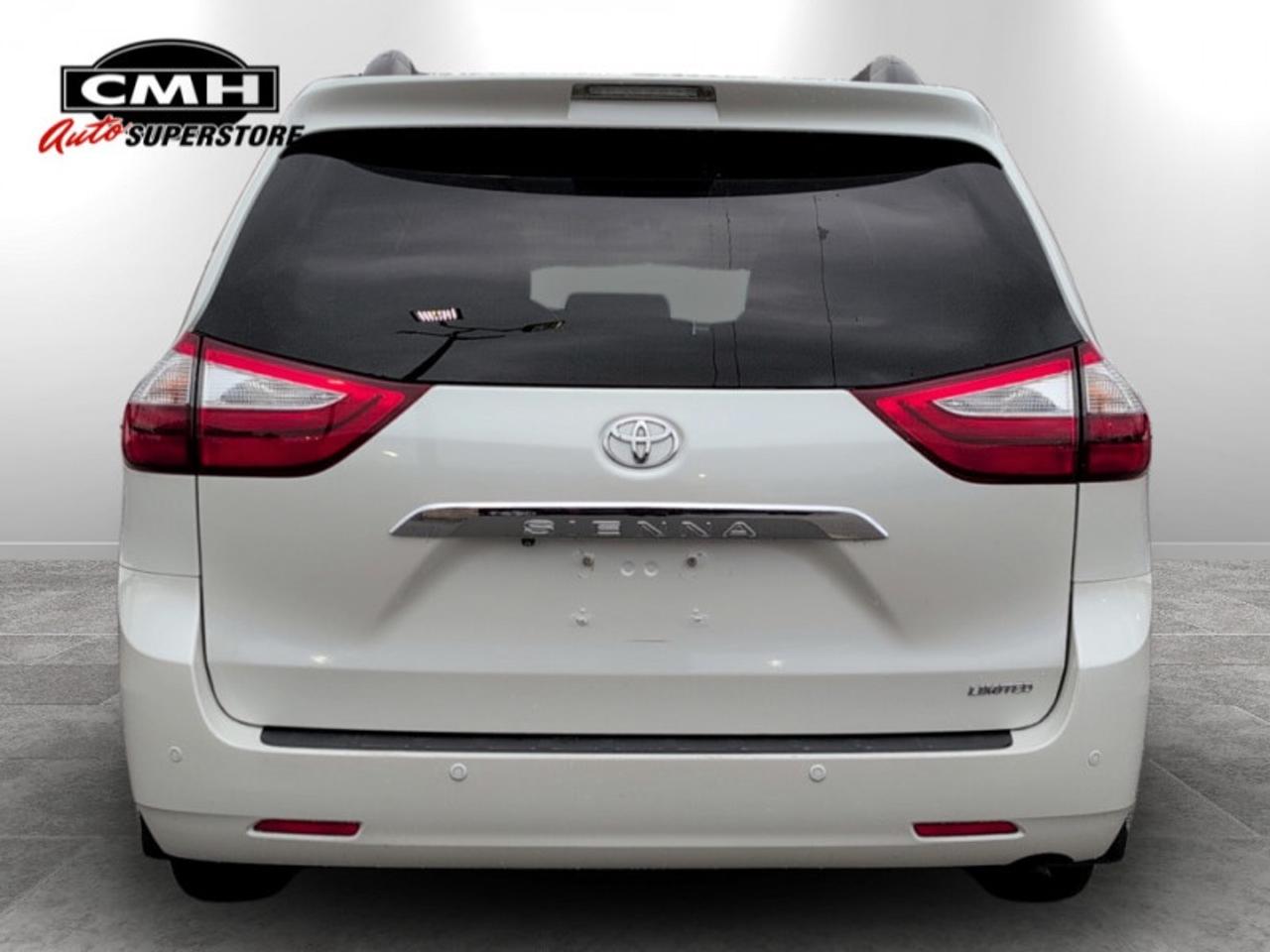 2017 Toyota Sienna Limited FWD 7-Passenger  **34 SERVICE RECS.** Photo