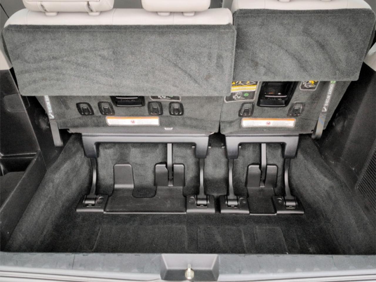 2017 Toyota Sienna Limited FWD 7-Passenger  **34 SERVICE RECS.** Photo