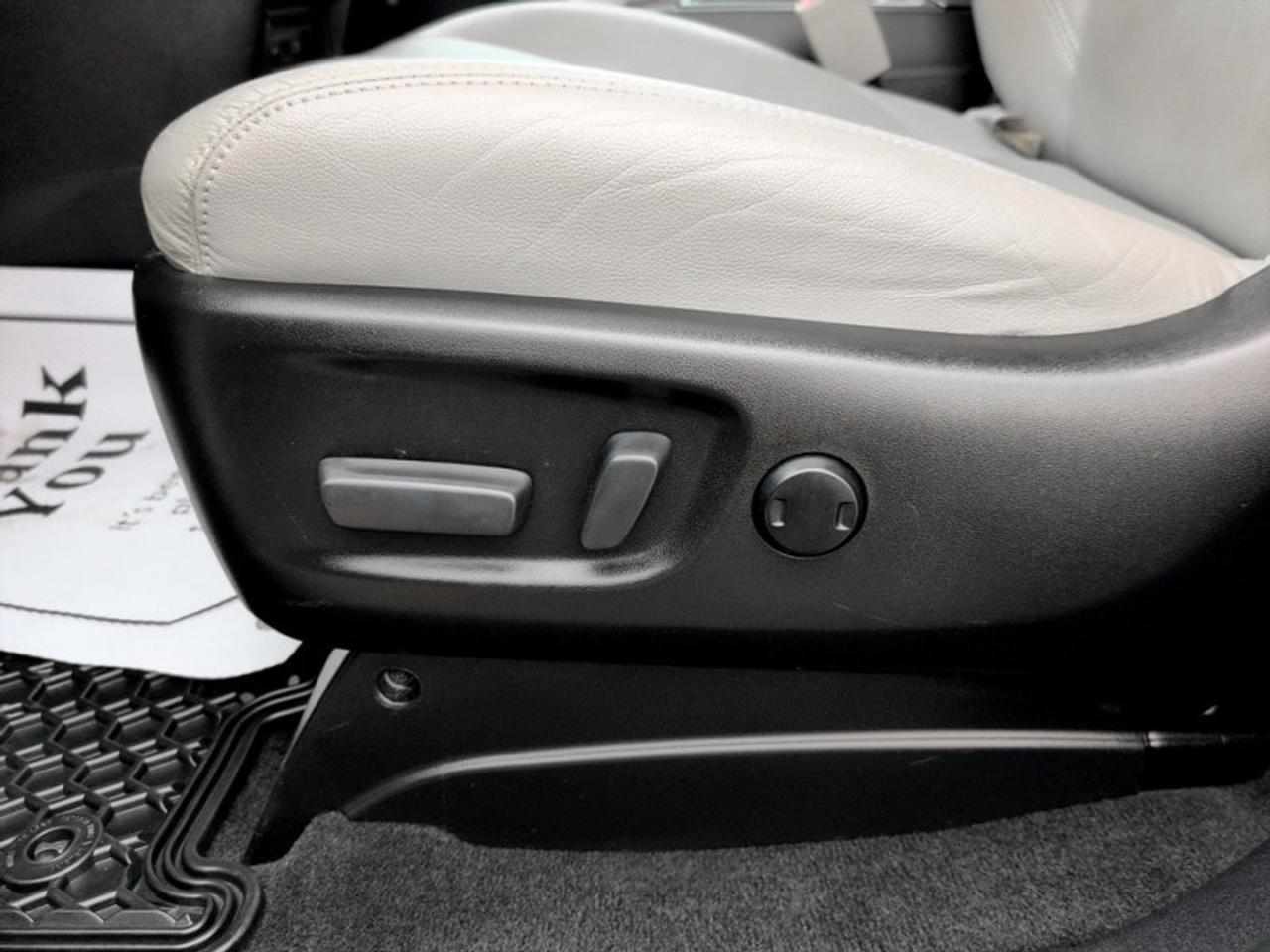 2017 Toyota Sienna Limited FWD 7-Passenger  **34 SERVICE RECS.** Photo