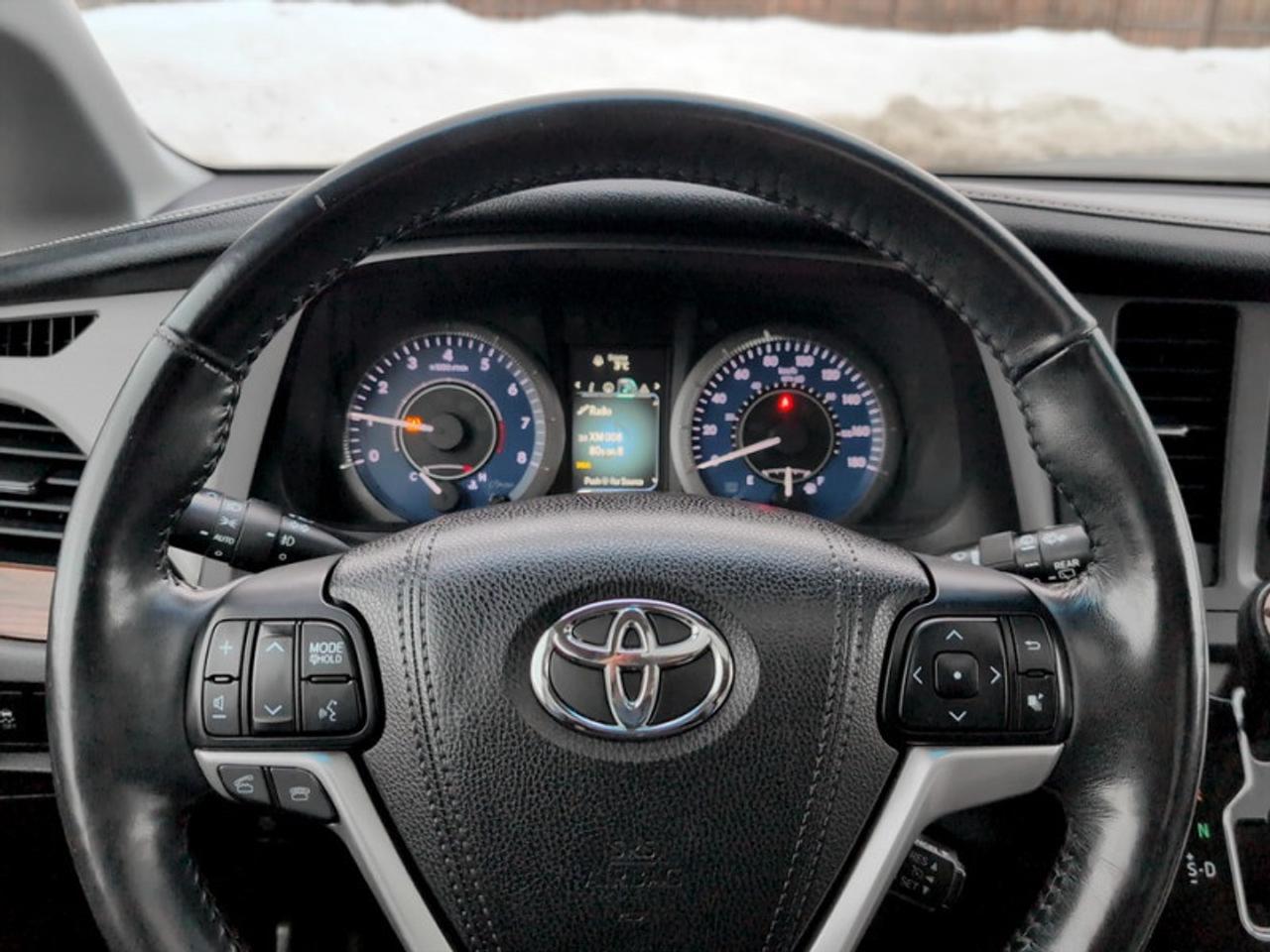 2017 Toyota Sienna Limited FWD 7-Passenger  **34 SERVICE RECS.** Photo