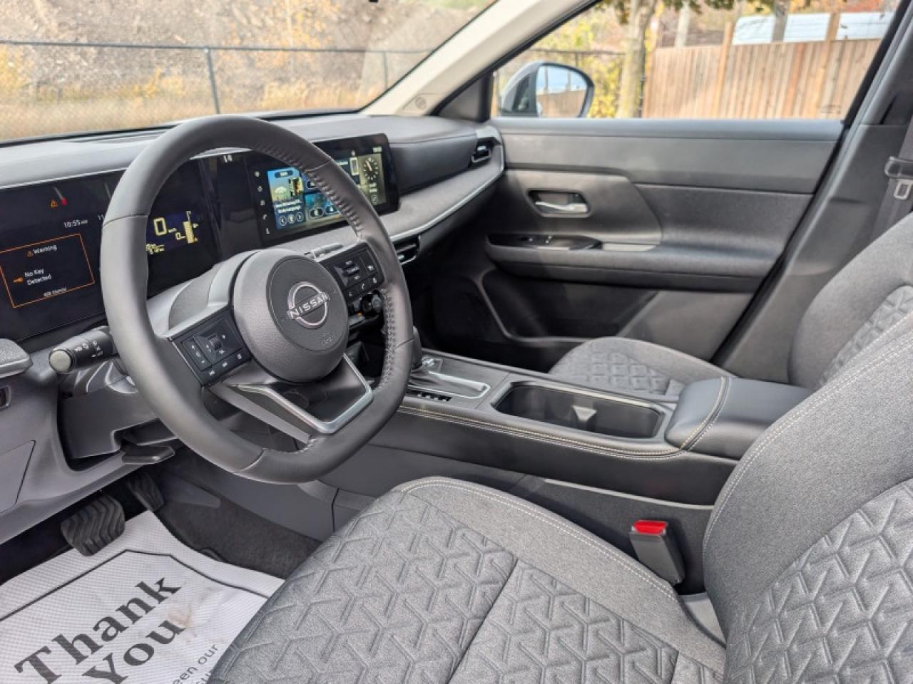 2025 Nissan Kicks SV  **LIKE NEW - ULTRA LOW KMS** Photo