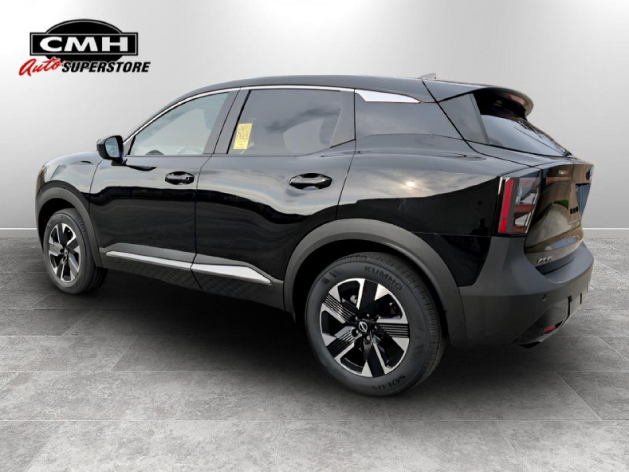 2025 Nissan Kicks SV  **LIKE NEW - ULTRA LOW KMS** Photo