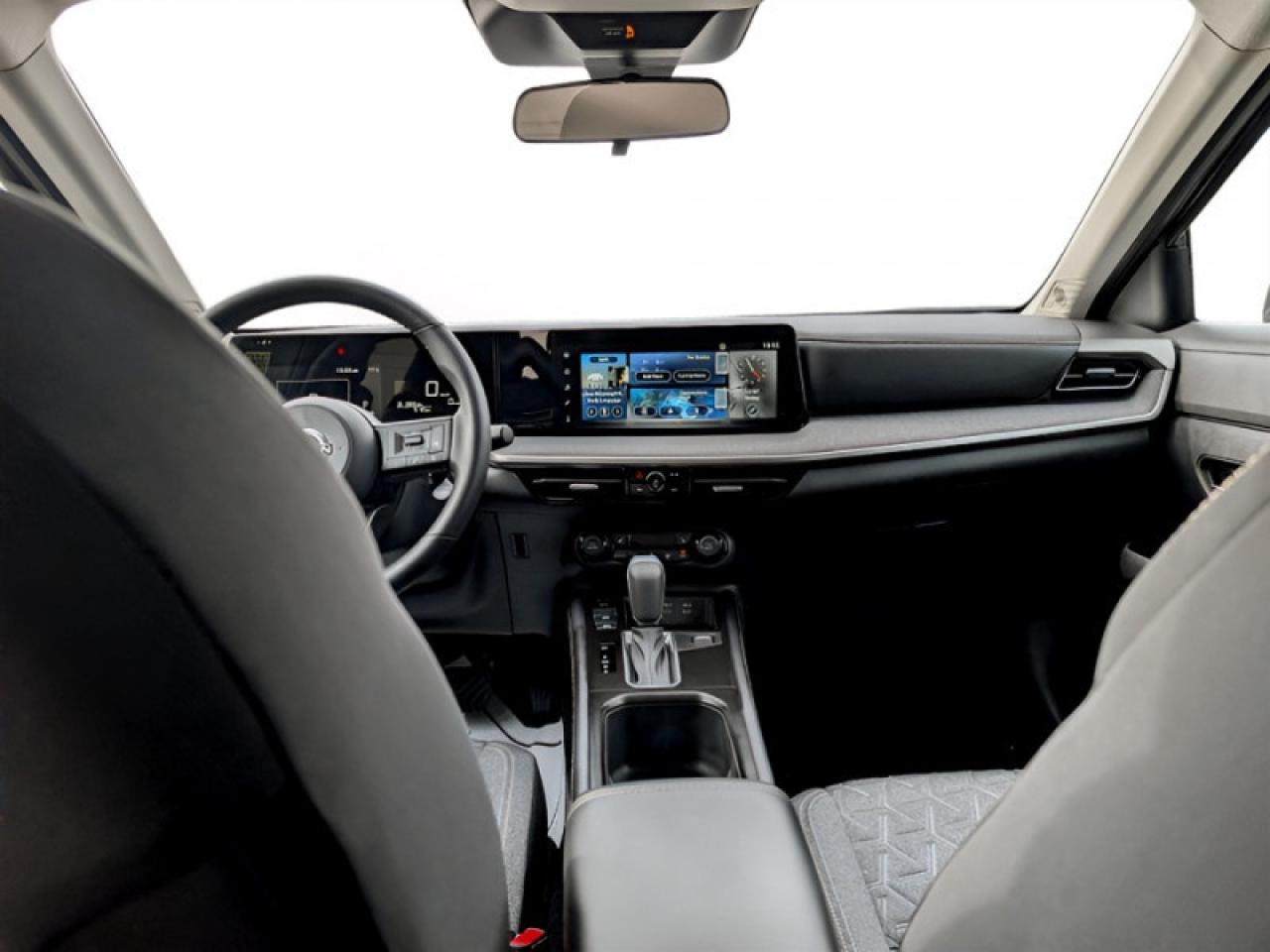 2025 Nissan Kicks SV  **LIKE NEW - ULTRA LOW KMS** Photo