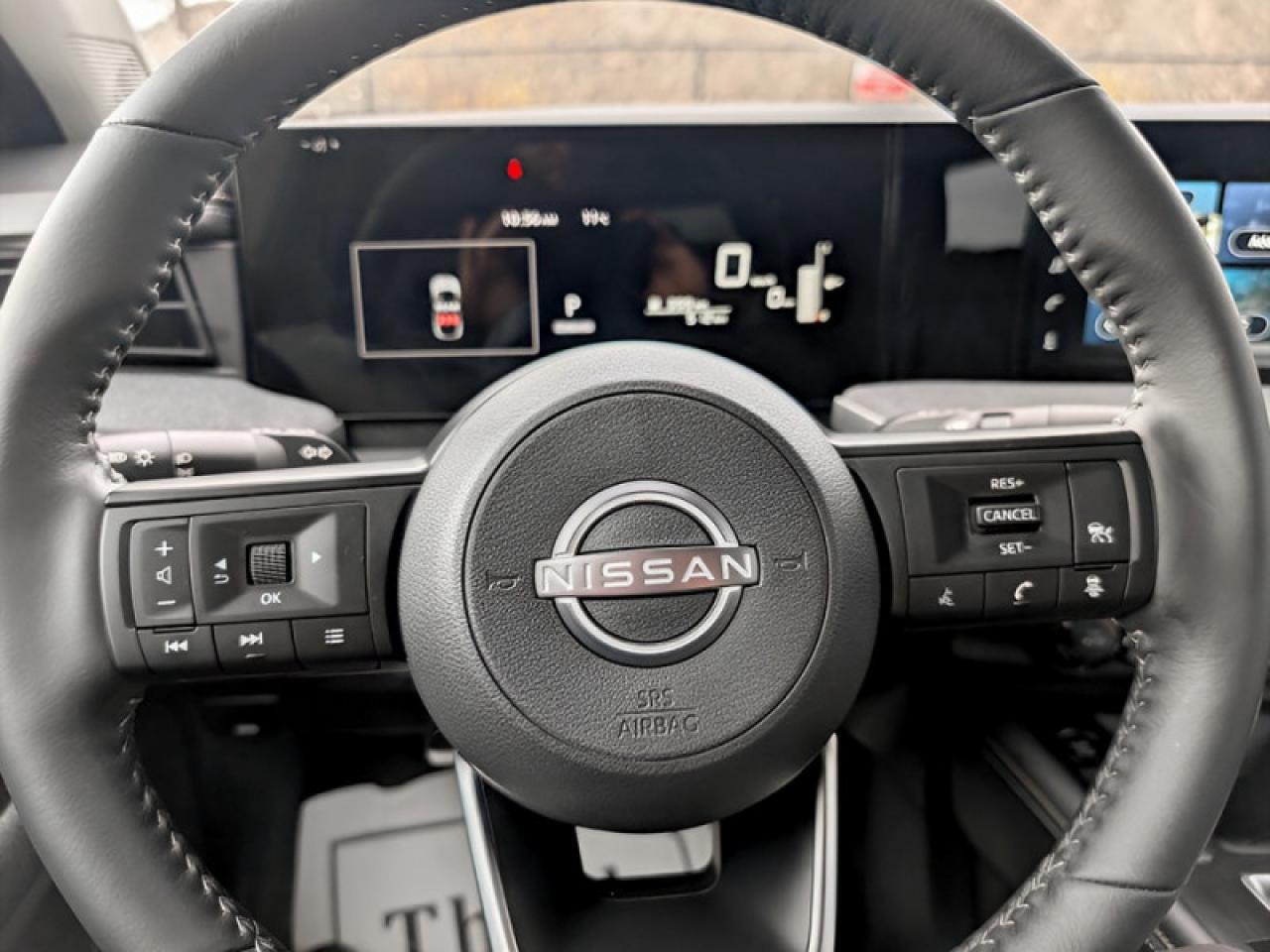 2025 Nissan Kicks SV  **LIKE NEW - ULTRA LOW KMS** Photo