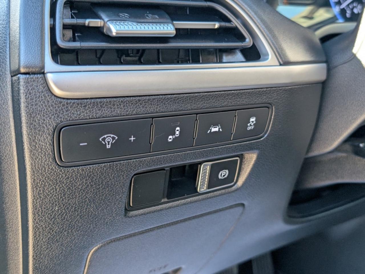 2022 Hyundai PALISADE Preferred 8-Passenger  **SUNROOF** Photo