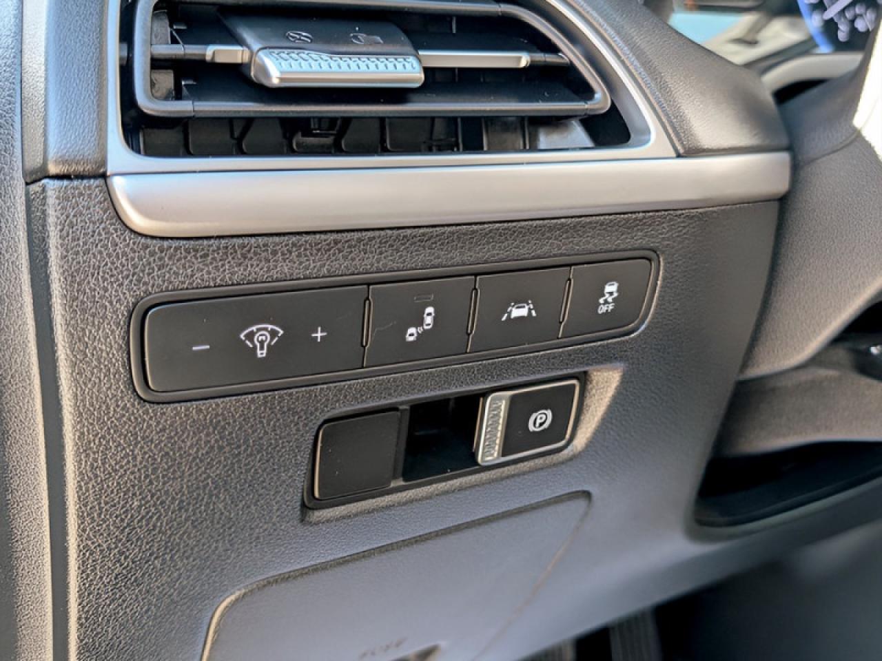 2022 Hyundai PALISADE Preferred 8-Passenger  **SUNROOF** Photo