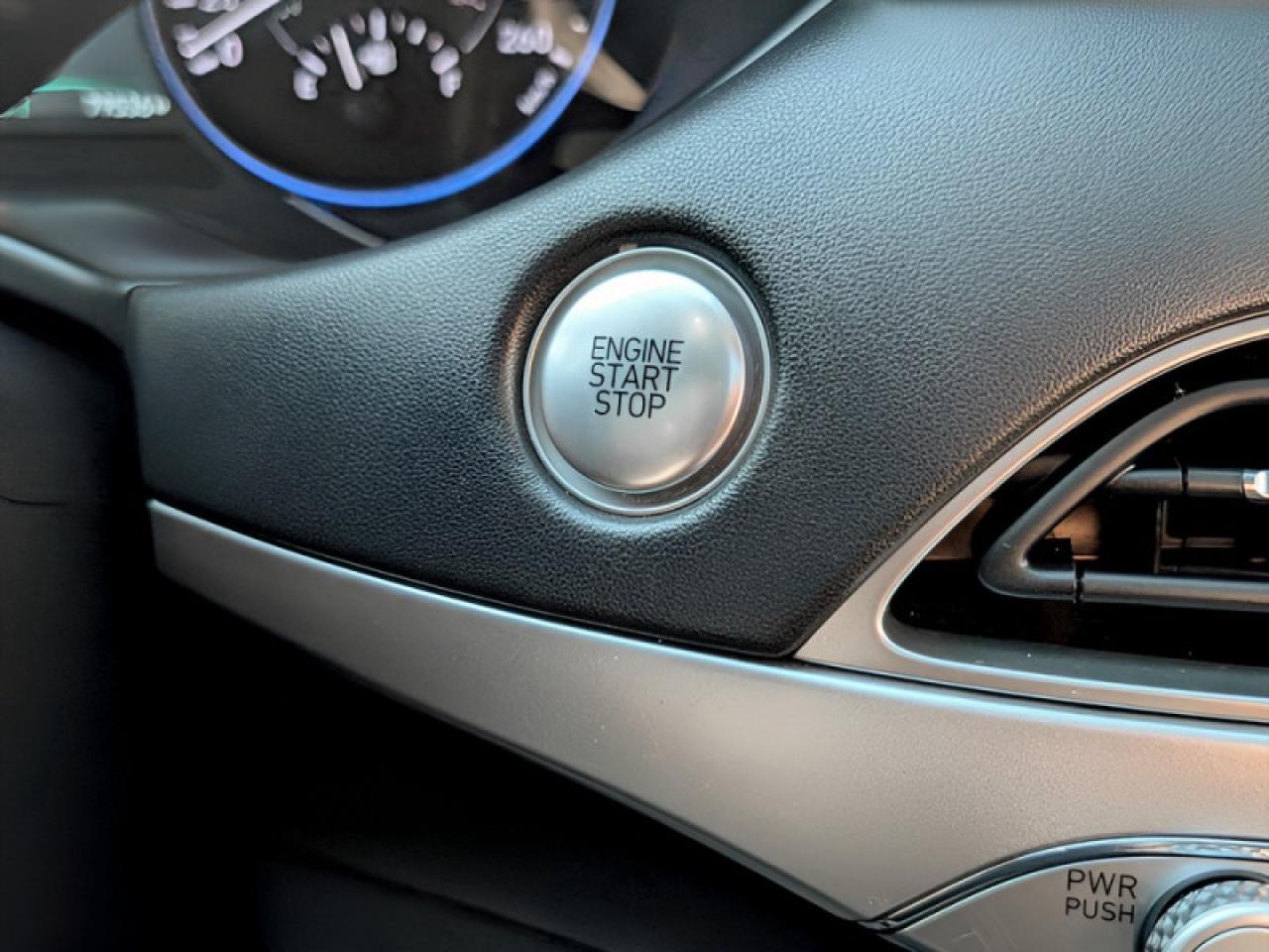 2022 Hyundai PALISADE Preferred 8-Passenger  **SUNROOF** Photo