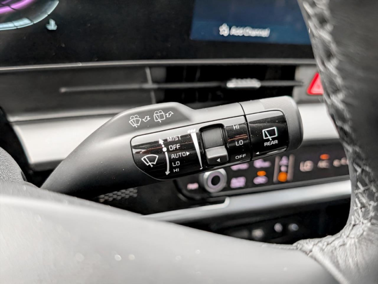 2025 Kia Sportage EX AWD  **VERY LOW KMS - SUNROOF** Photo