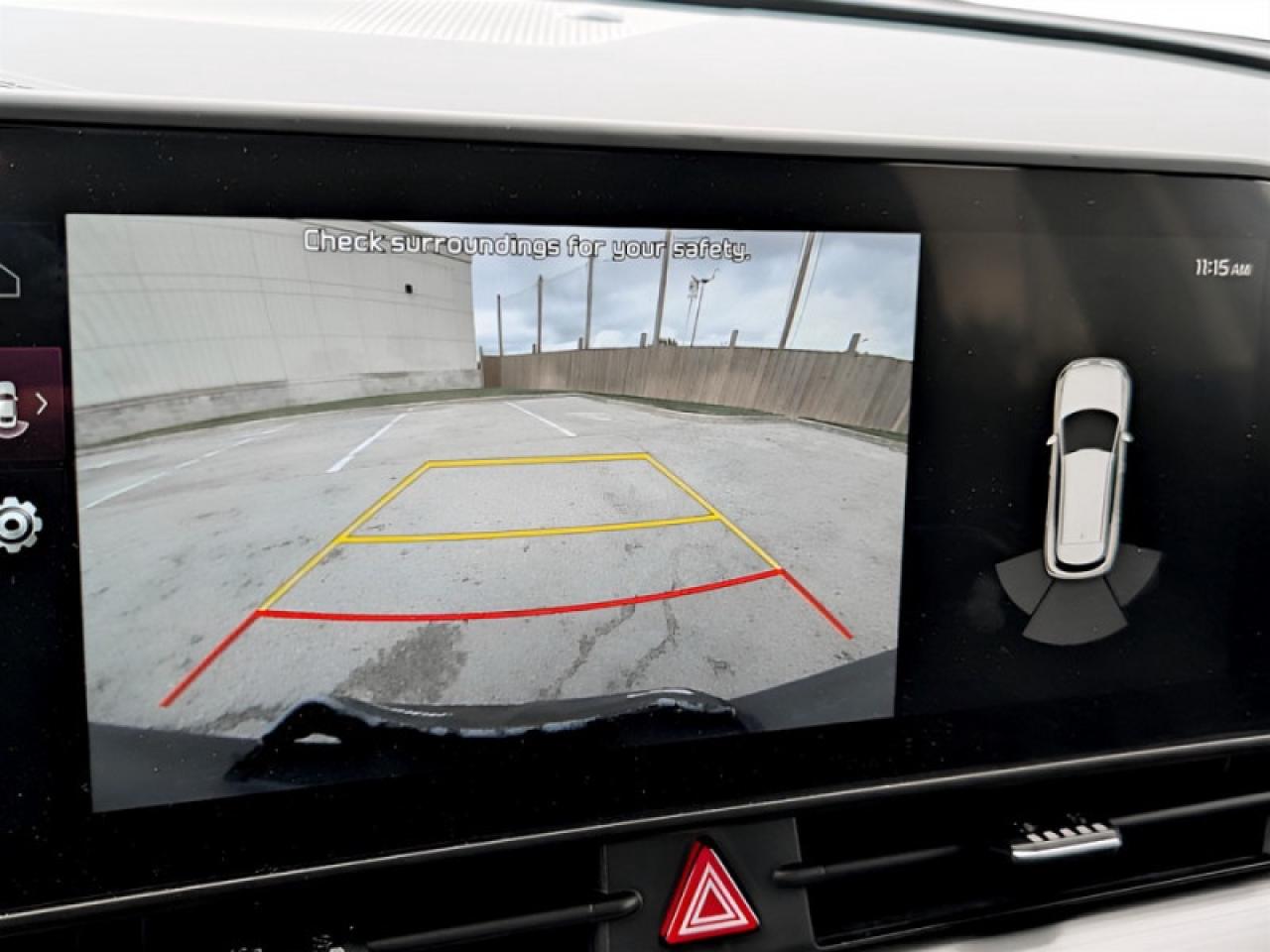 2025 Kia Sportage EX AWD  **VERY LOW KMS - SUNROOF** Photo