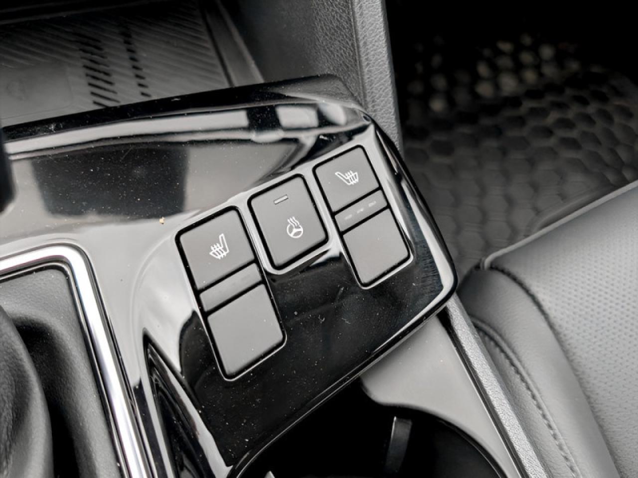 2025 Kia Sportage EX AWD  **VERY LOW KMS - SUNROOF** Photo