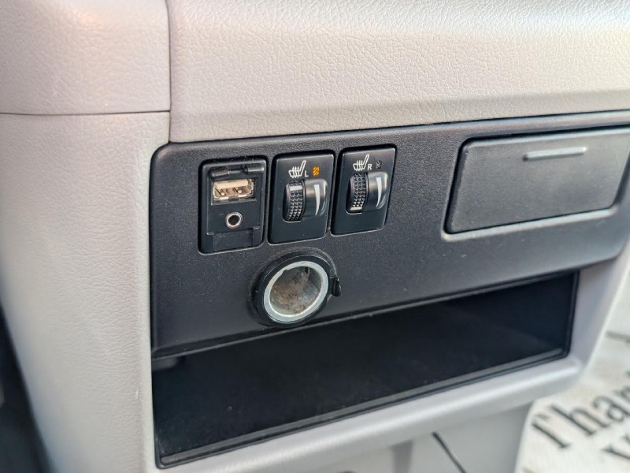 2016 Toyota Sienna LE 8-Passenger  **8 PASS - PWR SLIDERS** Photo