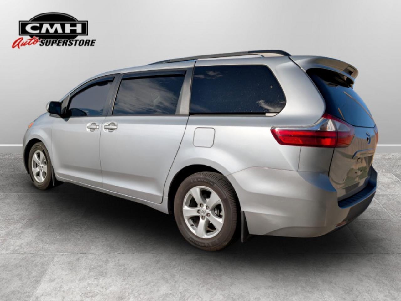 2016 Toyota Sienna LE 8-Passenger  **8 PASS - PWR SLIDERS** Photo2