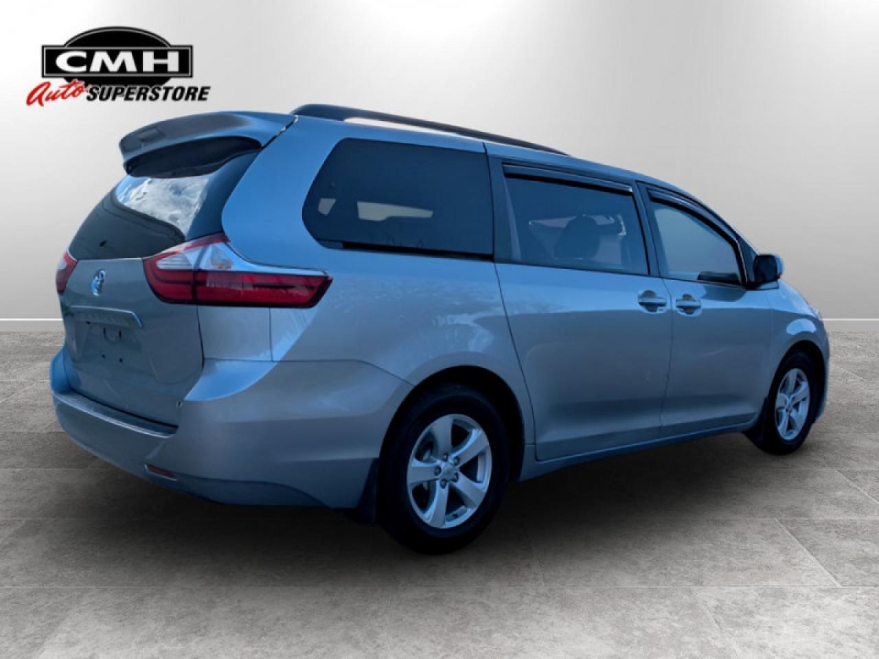 2016 Toyota Sienna LE 8-Passenger  **8 PASS - PWR SLIDERS** Photo4