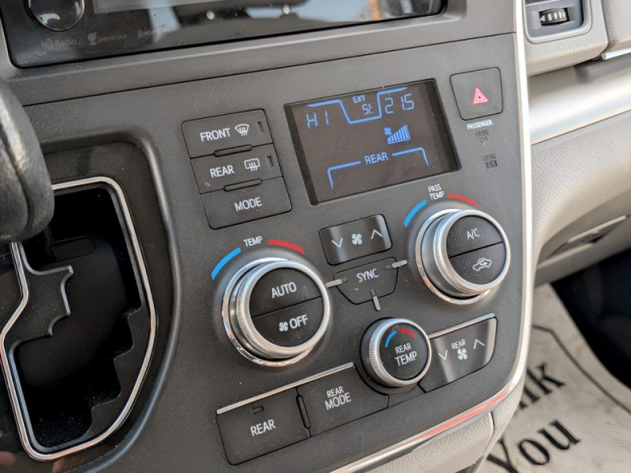 2016 Toyota Sienna LE 8-Passenger  **8 PASS - PWR SLIDERS** Photo