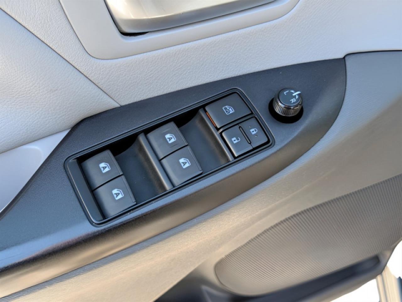 2016 Toyota Sienna LE 8-Passenger  **8 PASS - PWR SLIDERS** Photo