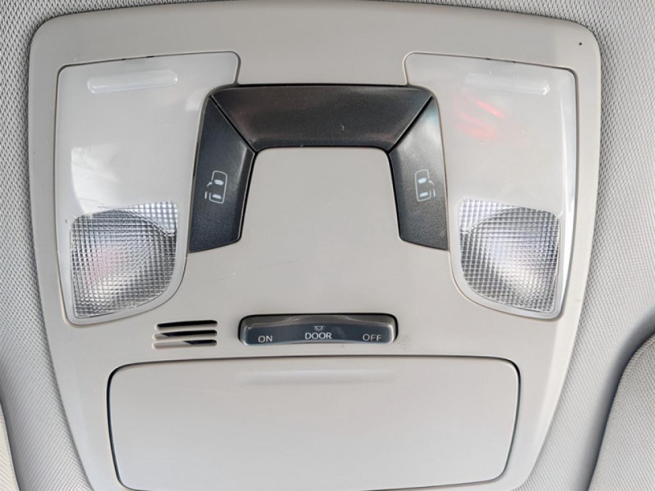 2016 Toyota Sienna LE 8-Passenger  **8 PASS - PWR SLIDERS** Photo