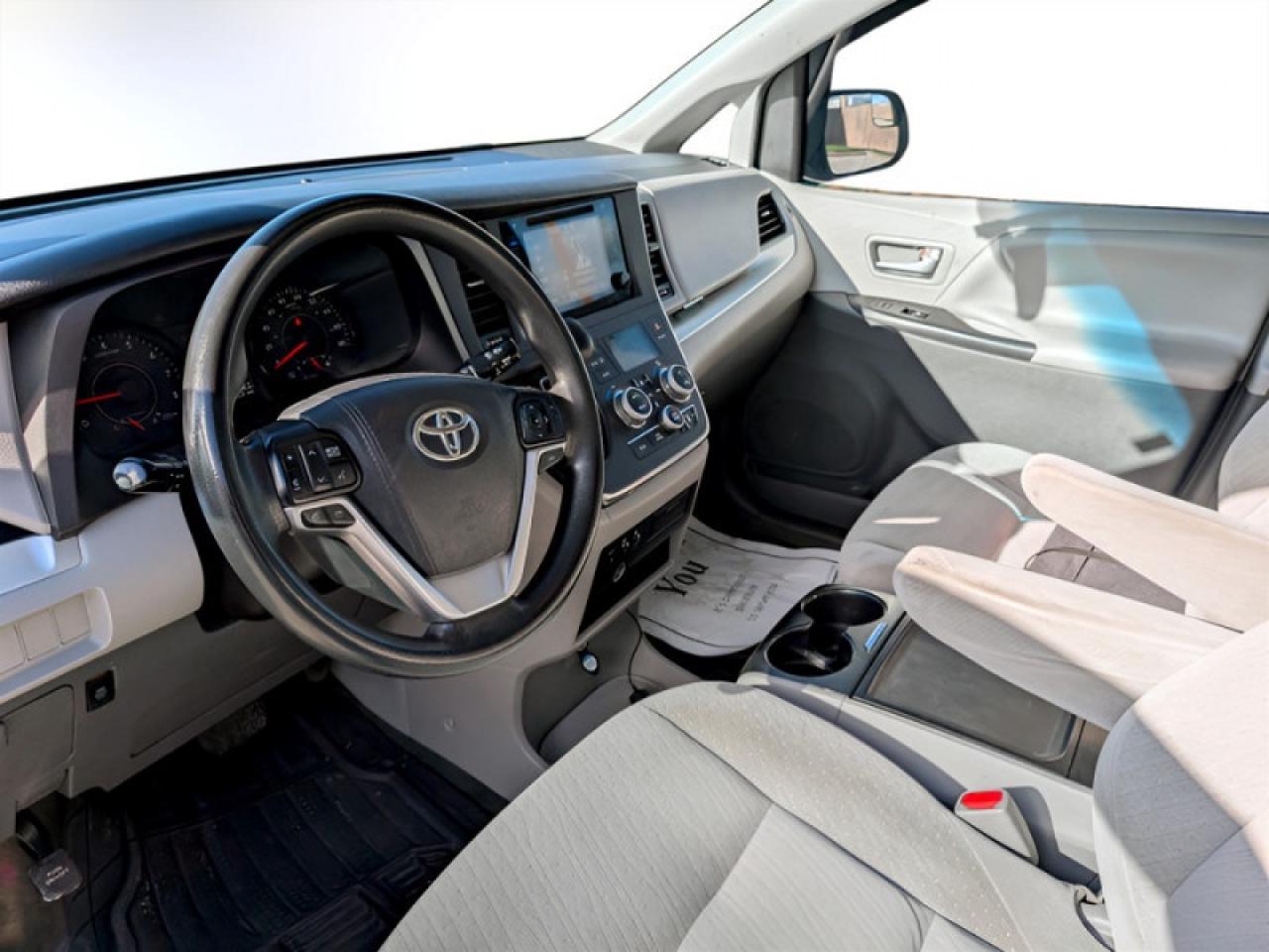 2016 Toyota Sienna LE 8-Passenger  **8 PASS - PWR SLIDERS** Photo