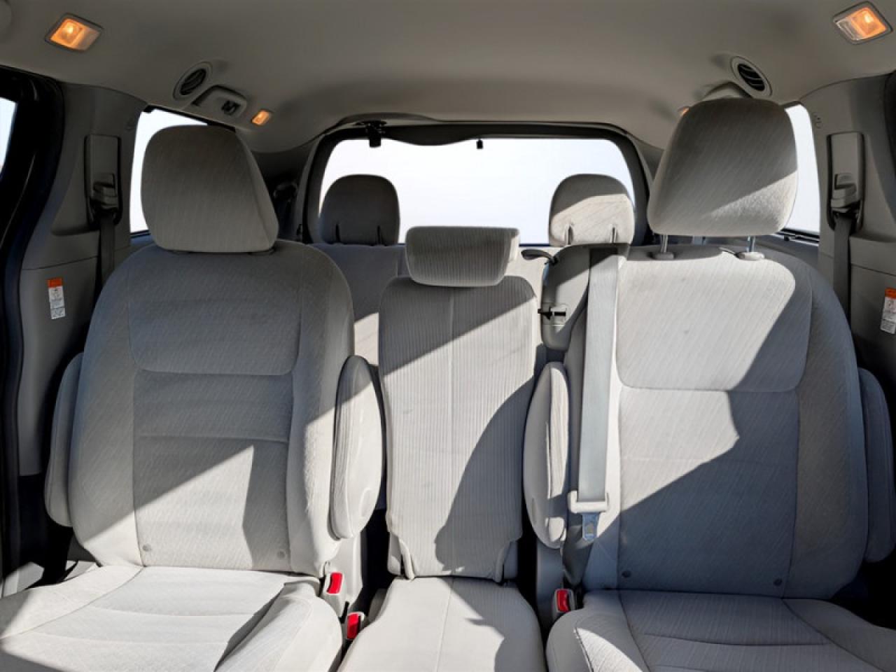 2016 Toyota Sienna LE 8-Passenger  **8 PASS - PWR SLIDERS** Photo