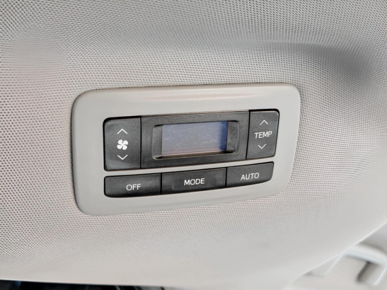 2016 Toyota Sienna LE 8-Passenger  **8 PASS - PWR SLIDERS** Photo