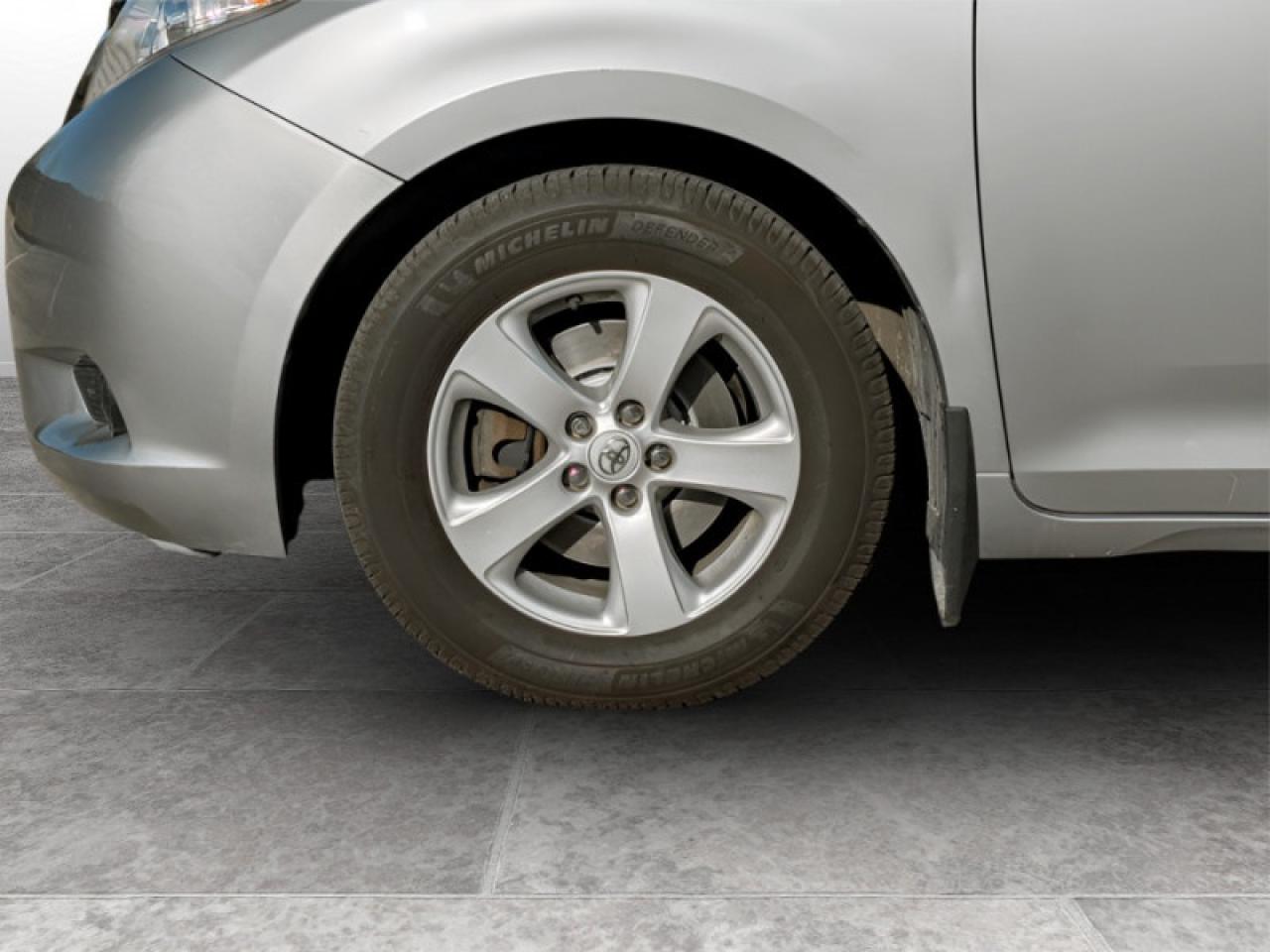 2016 Toyota Sienna LE 8-Passenger  **8 PASS - PWR SLIDERS** Photo