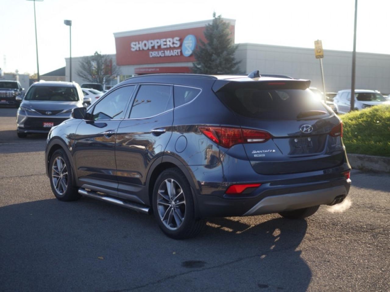 2018 Hyundai Santa Fe Sport Limited AWD  **ULTRA LOW KMS** Photo2