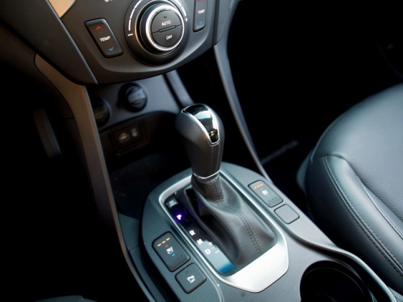 2018 Hyundai Santa Fe Sport Limited AWD  **ULTRA LOW KMS** Photo