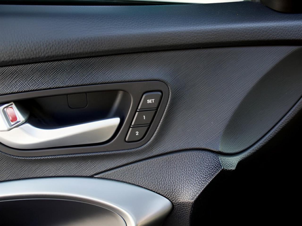 2018 Hyundai Santa Fe Sport Limited AWD  **ULTRA LOW KMS** Photo